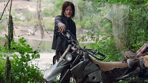 Daryl Dixons Entire Walking Dead Timeline Explained