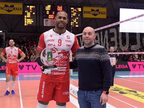 Leal Premiato Credem Banca Mvp Di Dicembre Lega Pallavolo Serie A