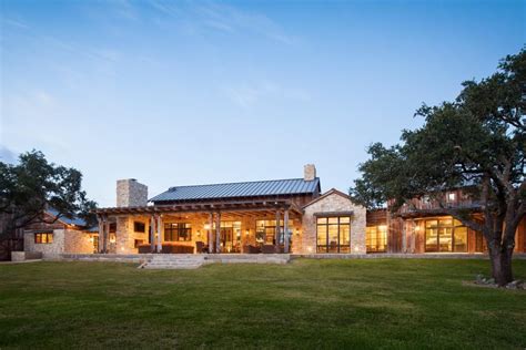 Ranch Style Houses Have Iconic, Modern Appeal