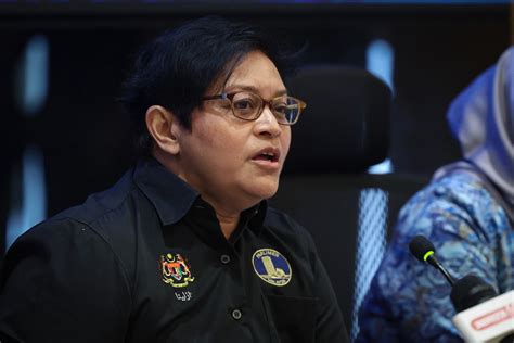 Azalina Govt Mulls New Act To Impose Civil Penalities On Those Playing