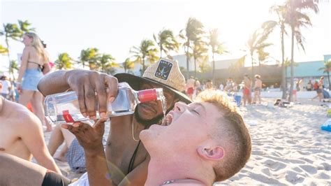 College Spring Breakers Hit Florida Beaches