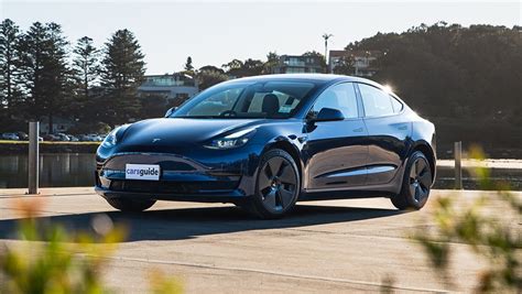 Des milliers de voitures électriques Tesla Model 3 et Model Y 2022 23