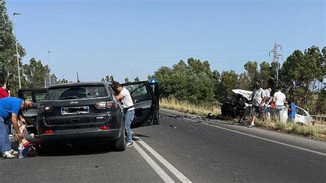 Scontro Frontale Tra Auto Sulla Ss 115 Almeno Tre Feriti • Prima