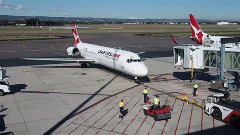 Qantaslink Boeing 717 Arrives At Gate Youtube