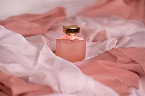 Premium Photo Pink Parfum Bottle