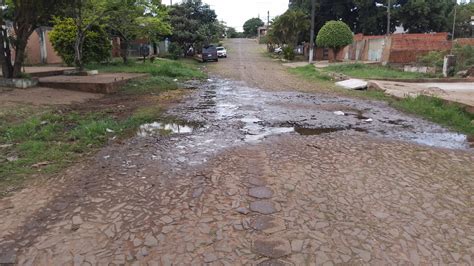 Vecinos Del Barrio Guaran Reclaman Perdida De Agua En Las Calles