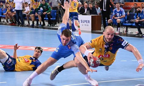 Pgnig Superliga W Niedziel W P Ocku Om A Industria Kielce Gra