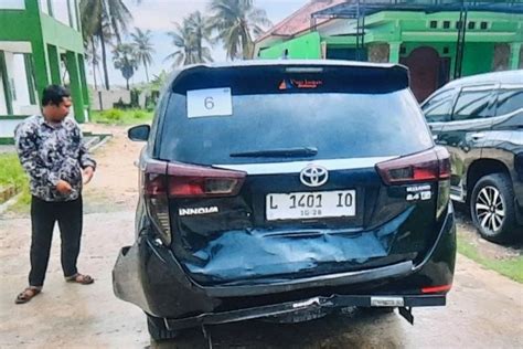 Tiga Mobil Rombongan Amin Tabrakan Beruntun Di Sumenep ANTARA News