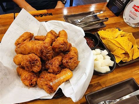 韓國必吃美食 橋村炸雞，內有各分店地圖新村、弘大、東廟、惠化、首爾車站、狎鷗亭 愛旅遊的貓奴‧小梨