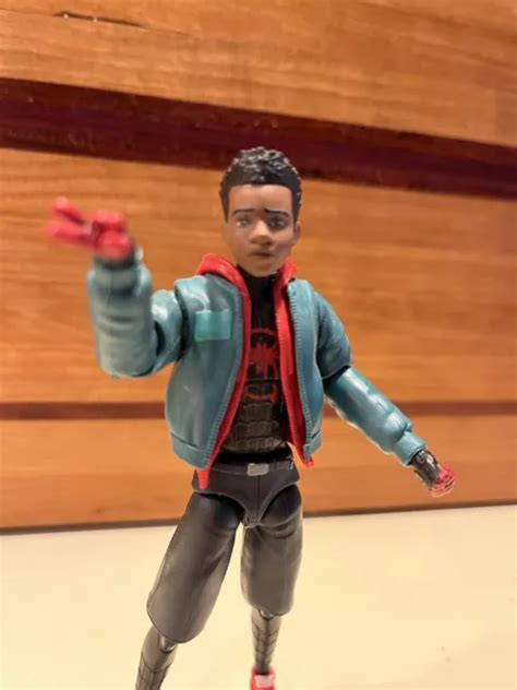 Marvel Legends Miles Morales Spiderman Into The Spiderverse Hasbro