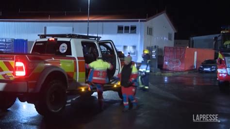 Videoislanda Rischio Eruzione Evacuata Grindavik Lapresse