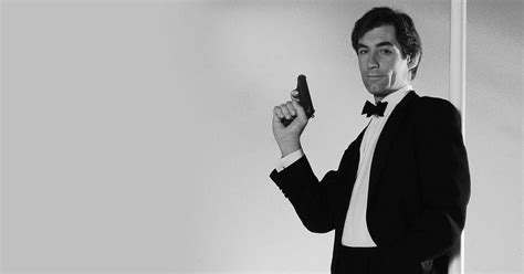 James Bond MI 6 Headquarters Artykuł Timothy Dalton 35 lat w