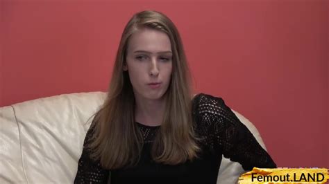 Amateur Blonde Trap Shows Off Her Bumhole AShemaletube