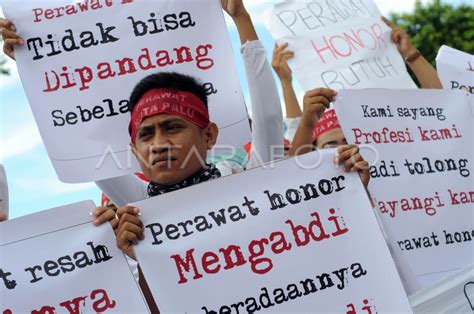 DEMO PERAWAT HONORER ANTARA Foto