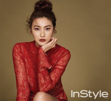 【フォト】赤でキメたユ・イニョン＝「instyle」 Chosun Online 朝鮮日報