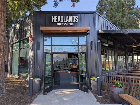 Headlands Brewing - WALNUT CREEK BEER GARDEN