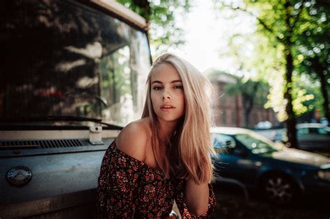 Portrait Women Blonde Car Depth Of Field Hd Wallpaper Rare Gallery