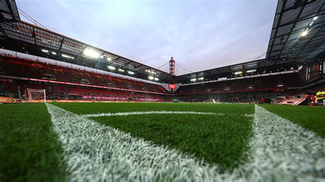 K Ln Empf Ngt Frankfurt Im Gro En Stadion Dfb Deutscher Fu Ball