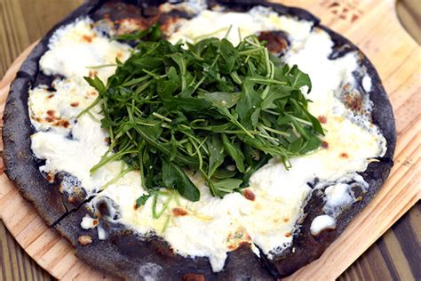 Activated Charcoal Pizza Is Now A Thing Wellgood