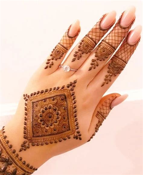 Easy Mehendi Designs For Hands Latest 2022