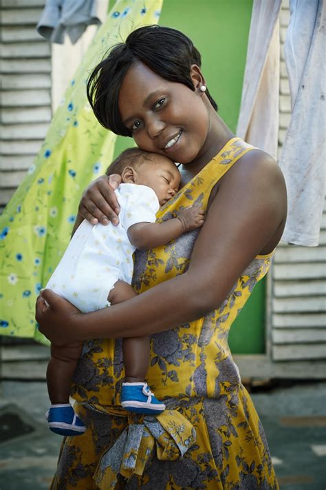 Ces Doux Moments Quand Jenifer Accompagne Pampers Et L’unicef Dans La Lutte Contre Le Tétanos