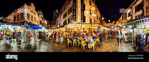 Restaurants and Cafes in Chinatown, Singapore Stock Photo - Alamy