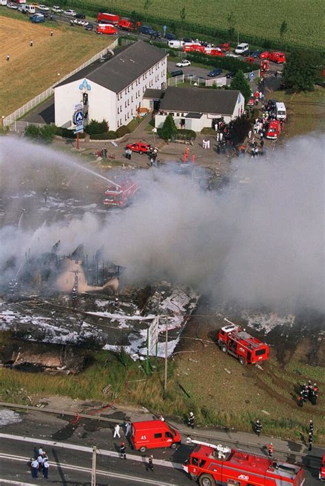 Air France Flight 4590 Concorde Crash, Killing All Passengers Onboard ...