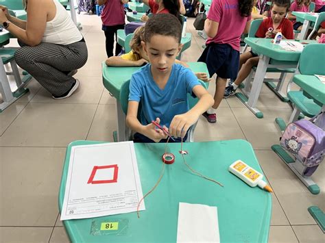 Alunos do 2º Ano realizam atividade formas geométricas planas