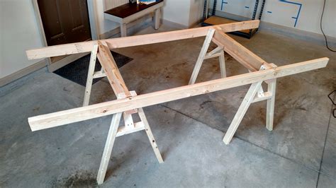 How to build sawhorses and easy breakdown work table : DIY