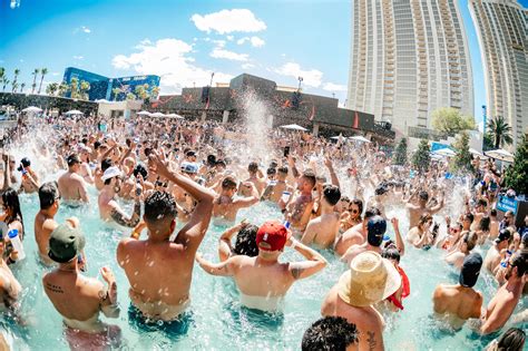 These Las Vegas Pool Parties Are Sin City S Top Dayclubs Maxim