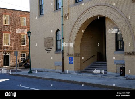 Chatham county courthouse savannah hi-res stock photography and images ...