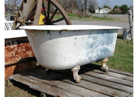 Antique Clawfoot Tub Value (Identification & Price Guides)