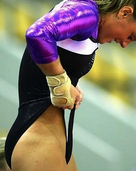 Female Athlete wardrobe malfunctions - Gallery | eBaum's World