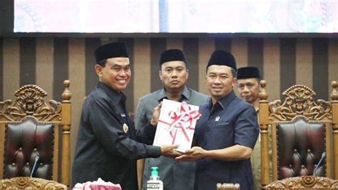 Bupati Tanah Bumbu Hm Zairullah Azhar Sampaikan Lkpj Tahun Kepada