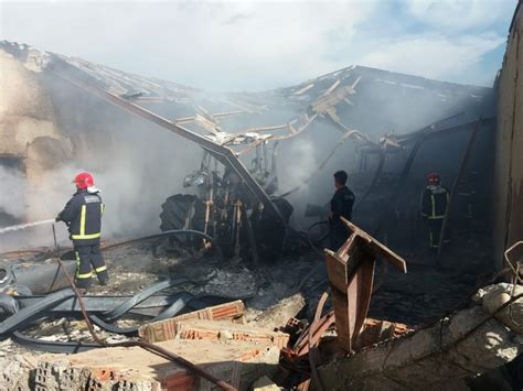 Un Incendio Calcina Una Nave Agr Cola De Villaverde Mogina Noticias