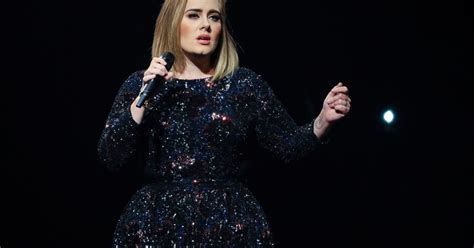 Adele Slays Halloween With Realistic 'The Mask' Costume | TIME