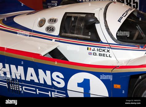 Close Up De La Rothmans Porsche Conducido Por Jacky Ickx Y Derek