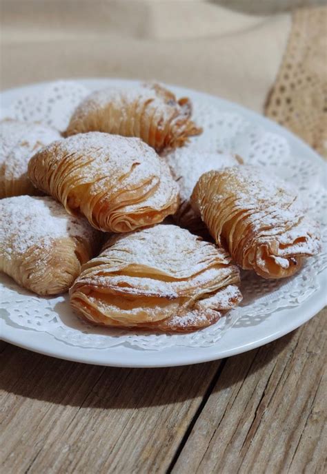 Le Deliziose Sfogliatelle Ricce Napoletane Ricetta E Foto Di Lisa In