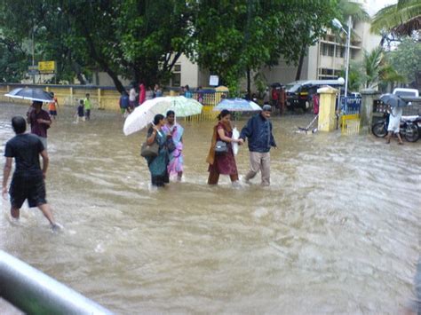 Heavy Rain And High Tide Combine To Flood Mumbai 300 Mm Of Rain In 24