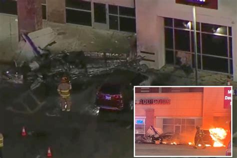 Pilot Killed In Fiery Plane Crash Steps Away From Texas Shopping Center School Trang Dai