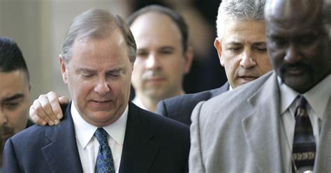 Ex-Enron CEO Jeffrey Skilling released from federal custody - Los Angeles Times