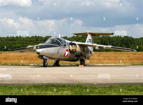 Austrian Air Force SAAB 105 trainer jet Stock Photo - Alamy