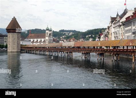 Das historische Stadtzentrum von Luzern mit berühmten Kapellbrücke dem