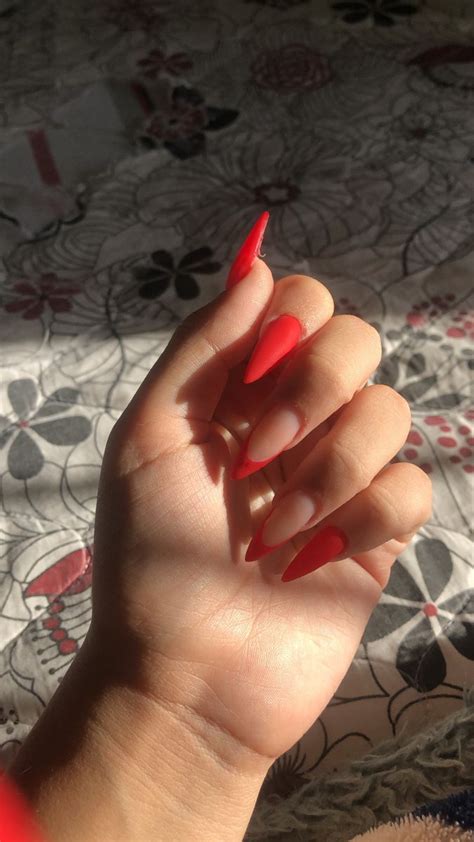 Unha Stiletto Vermelha Em 2024 Unhas Vermelhas Stiletto Unha Stiletto Decorada Unha