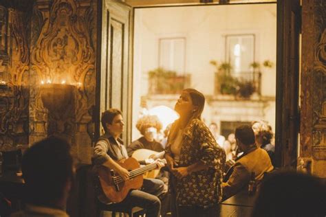 Sil Ncio Que Se Vai Cantar O Fado Nestas Casas Em Lisboa