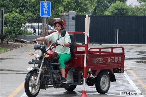 C1想增驾d驾照的人可以笑了！只要满足4个条件，不去驾校也能办理 搜狐汽车 搜狐网