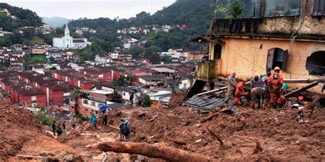 Fuertes Lluvias Dejan Al Menos 10 Muertos Y 9 Desaparecidos En Brasil