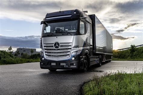 Fuel Cell Mercedes Benz Genh2 Truck Passes Challenging Tests With