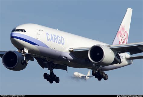 B China Airlines Boeing F Photo By Jan Seler Id