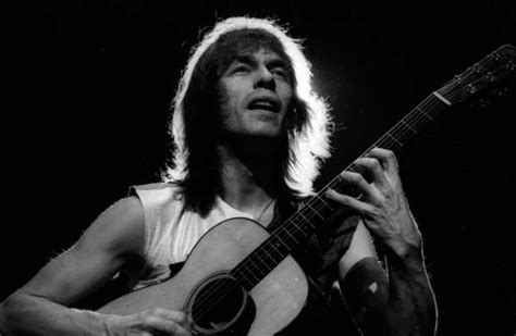 Steve Howe Picks His Favourite Guitarist Of All Time